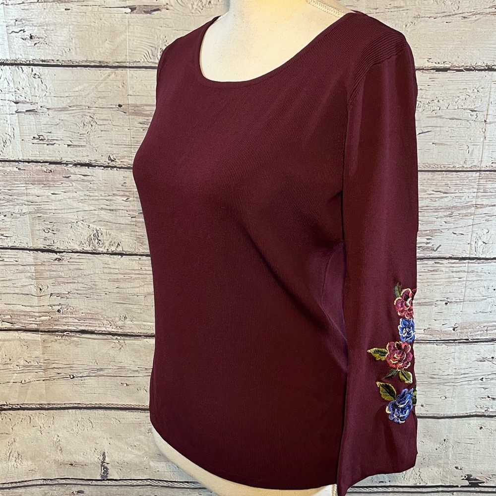 MIRASOL Embroidered 3/4 Flared Sleeve Top Stretchy Burgundy-Medium